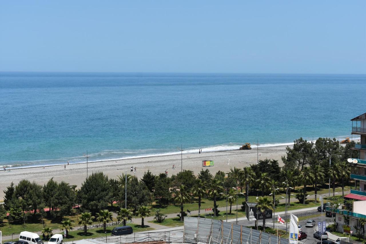 Apartment Ucha With Sea View Batumi Exterior photo